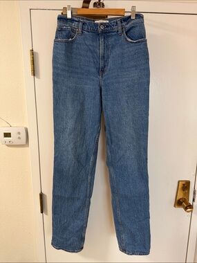 Abercrombie & Fitch Straight-Leg Jeans in Medium Blue Wash